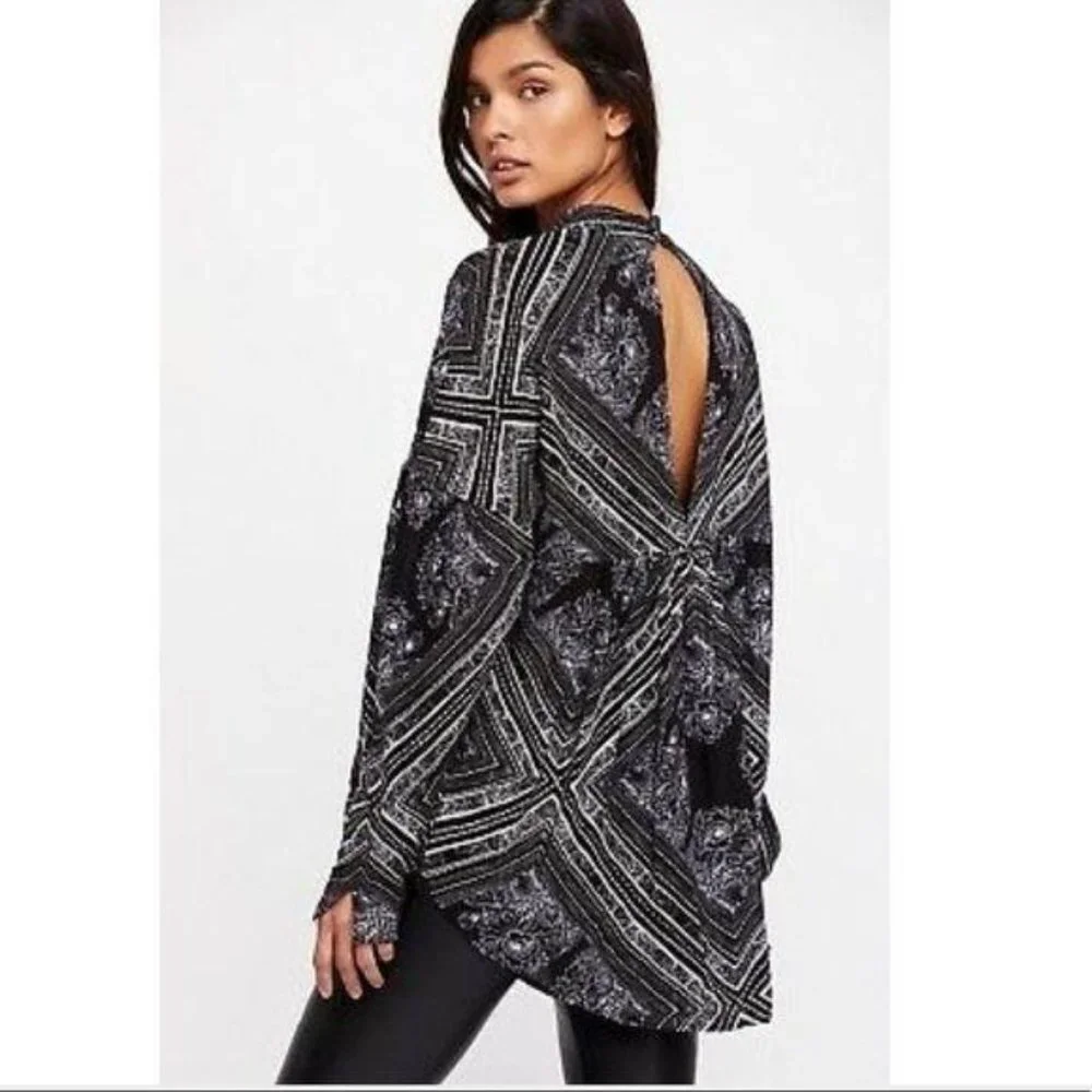 Free People Walking on a Dream Tunic Black‎ Small